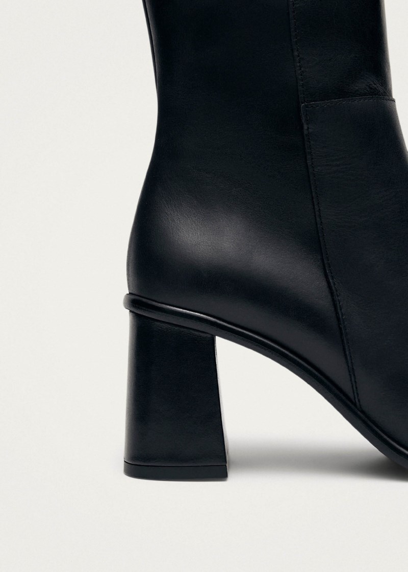 Women's West Vintage Total Black Leather Ankle Boots