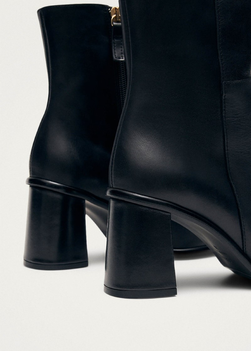 Women's West Vintage Total Black Leather Ankle Boots