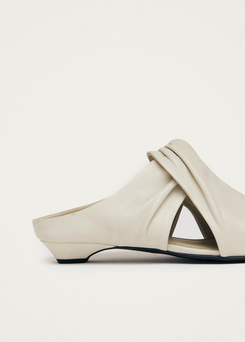 Women's Blau Cream Leather Mules