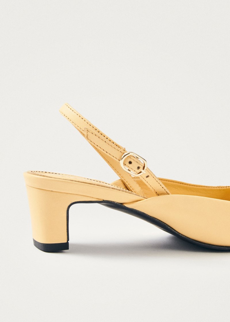 Women's Lindy Bliss Vanilla Leather Pumps
