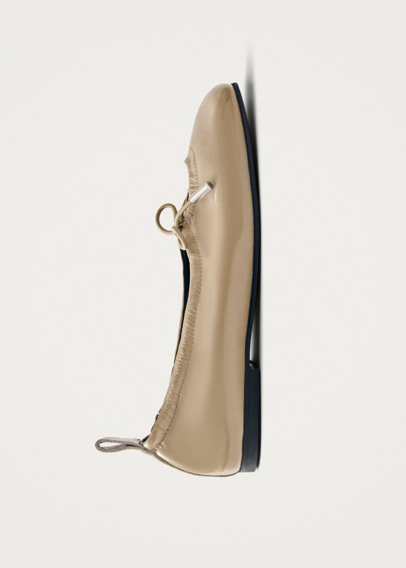 Women's Rosalind Onix Beige Leather Ballet Flats