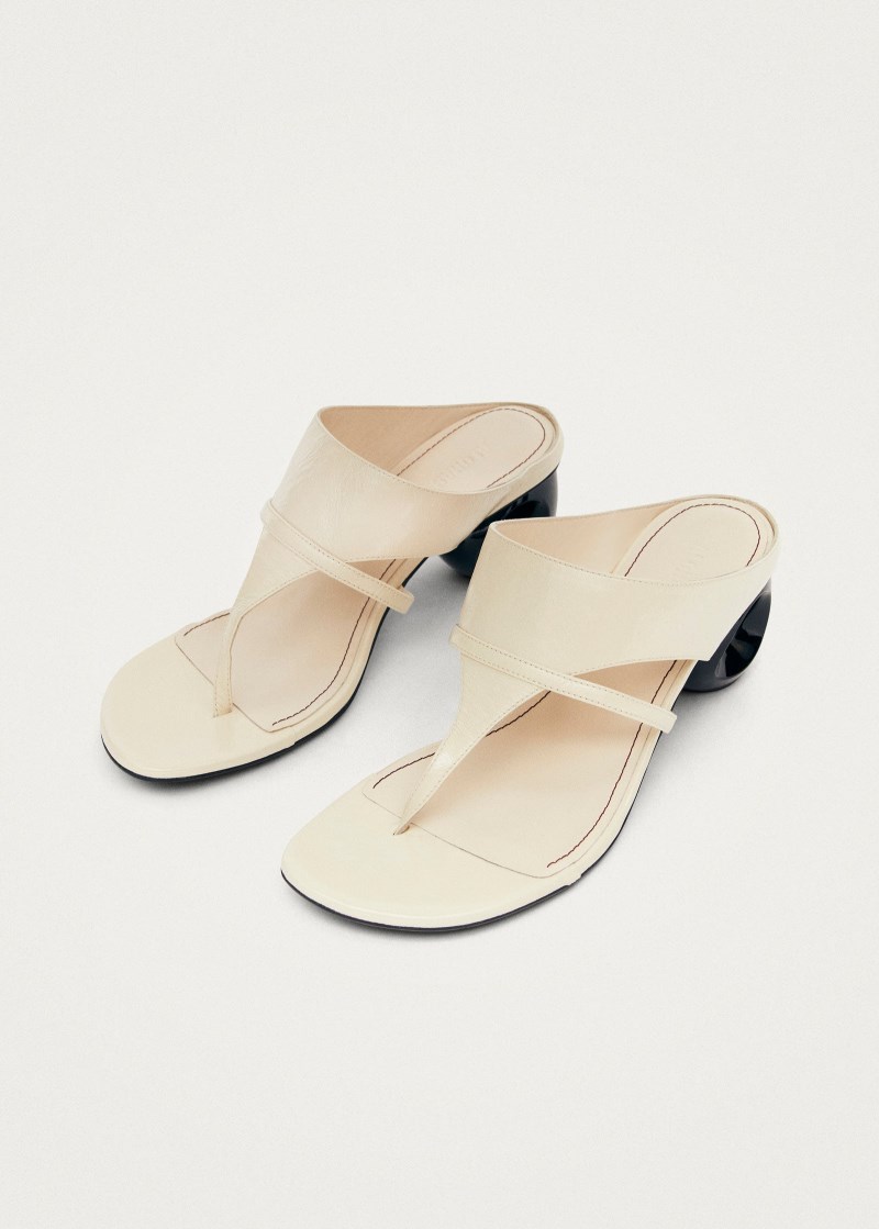Women's Dystaria Onix White Leather Sandals