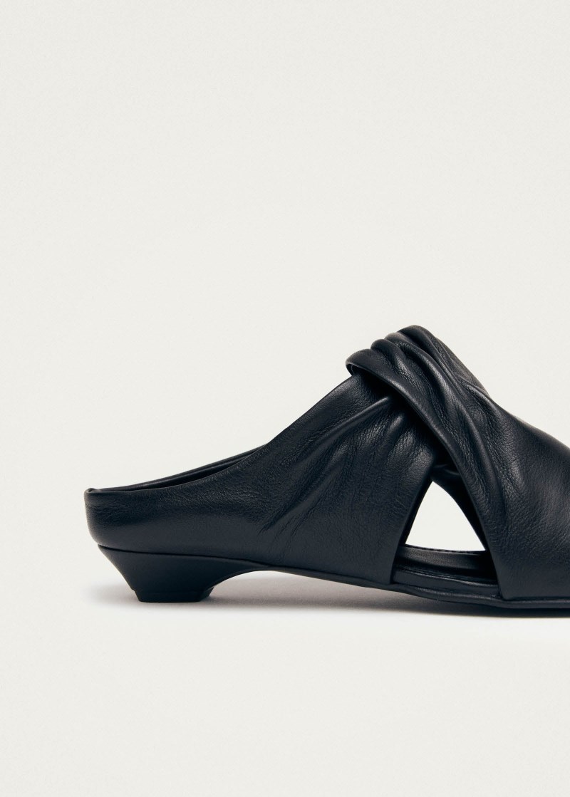 Women's Blau Black Leather Mules